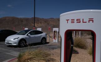 Cientos de denuncias por problemas técnicos en autos de Tesla