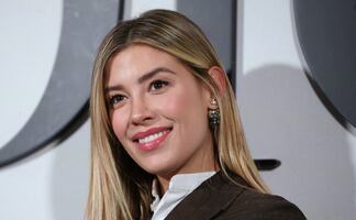 Michelle Salas regresa a Cannes con lujoso vestido plateado traslúcido