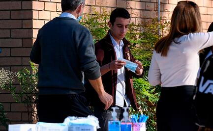 Gobernador de Florida critica a estudiantes por usar cubrebocas