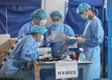 Habitantes de ciudad china deberán presentar un PCR negativo para trabajar