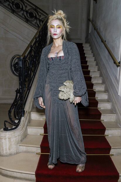 Paris Jackson presume su belleza con vestido transparente de atrevido escote. Foto: DPA Gruppe/The Grosby Group