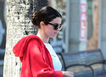 Selena Gomez deslumbra con leggings negros en Los Ángeles