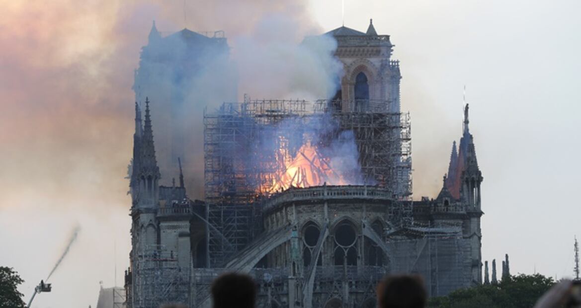 Apple se suma a millonarios; donará dinero para reconstruir Notre Dame