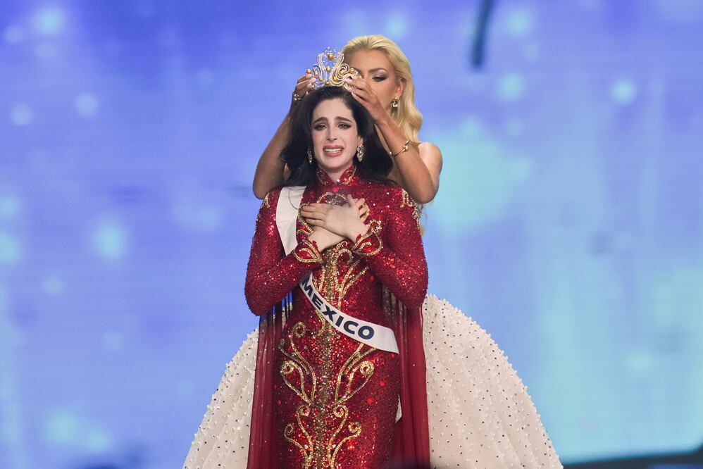 Sheinbaum celebra el triunfo de Fátima Bosh tras humillación en Miss Universo: "Reclamó ante injusticia y… terminó con la corona”. (Foto AP/Sakchai Lalit)