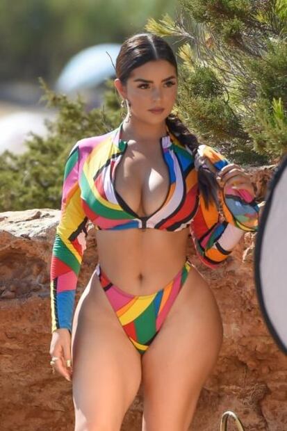 Demi Rose se pone diminuto bikini y presume sus curvas desde jacuzzi