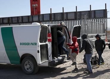 Baja el número de arrestos de migrantes en frontera EU-México