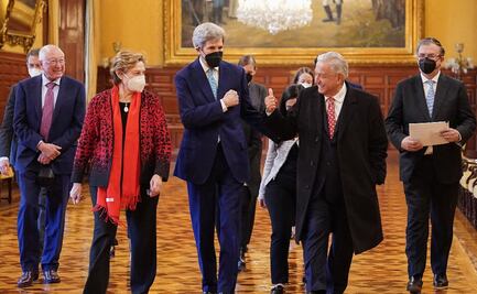 AMLO defiende ante John Kerry reforma eléctrica de México