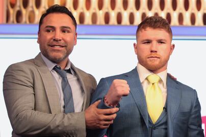 Óscar de la Hoya al ataque contra Canelo Álvarez; lo compara con Kim Kardashian y dice que “No tiene personalidad”