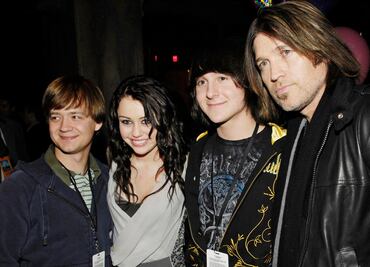 Arrestan a actor de ‘Hannah Montana’ por robar una bolsa de papas