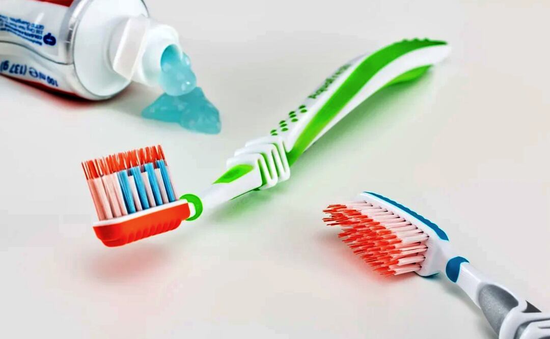 ¿Estás usando esta pasta Colgate? Cofepris alerta por reacciones adversas. Foto:Pixabay 