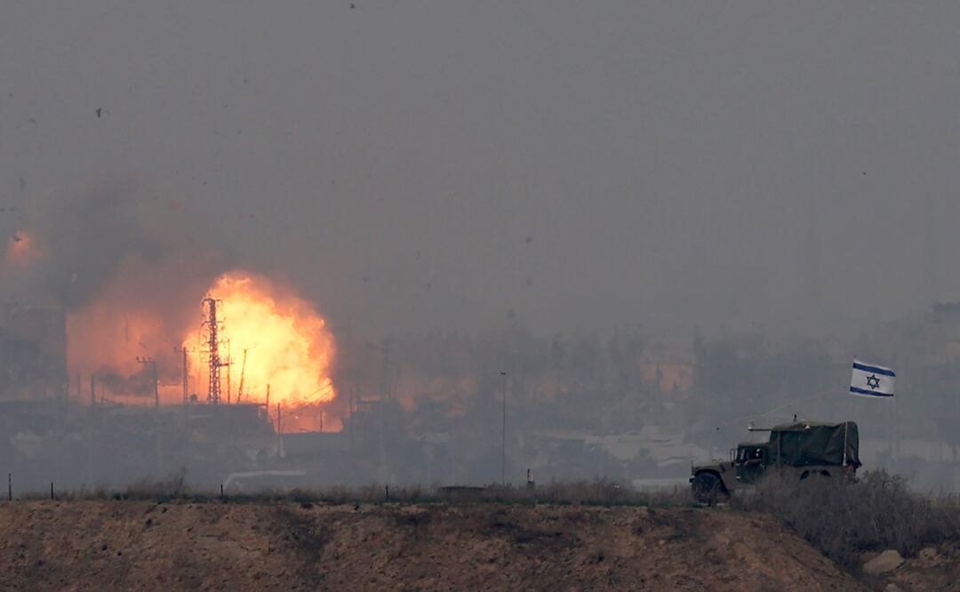 Israel intensifica los bombardeos en Gaza pese a la presión de EU. Foto: EFE