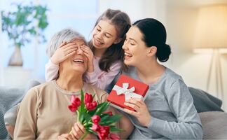 Día de las Madres 2024. ¿Qué se regala más en México y en Estados Unidos?