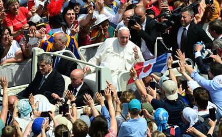 Papa Francisco pide un “poco de tequila” para el dolor de rodilla (VIDEO)