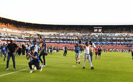 Querétaro vs Atlas. Querétaro jugará un año a puerta cerrada; veto a la “barra” de los Gallos
