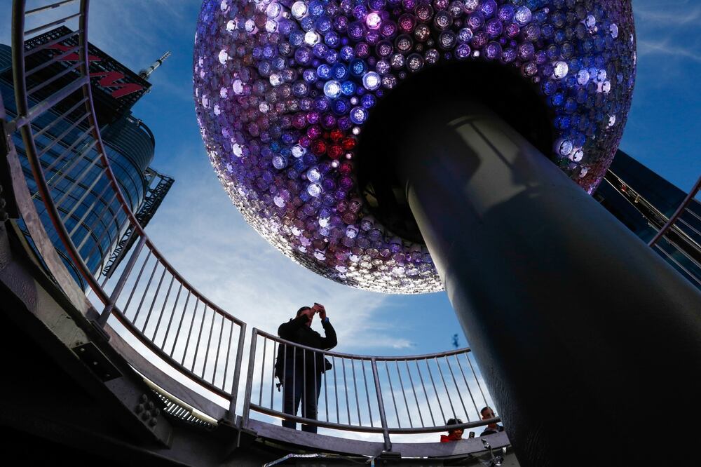 Nueva York revela la nueva esfera de Times Square, 'Constelación', para recibir el Año Nuevo. Foto: EFE