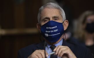 Fauci insiste a China sobre origen del coronavirus; pide reportes