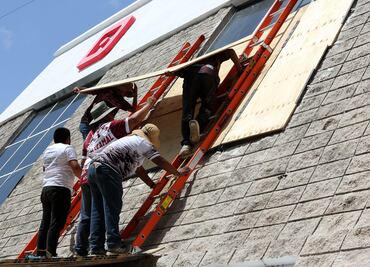 Quintana Roo se prepara para el impacto del huracán Beryl; alistan refugios y evacuaciones