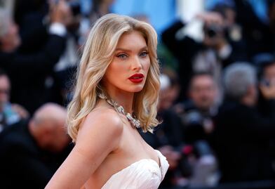 Elsa Hosk presume su impactante figura y belleza con pequeño bikini en sesión fotográfica