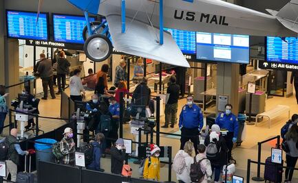 Cancelan cientos de vuelos en Estados Unidos ante expansión de ómicron