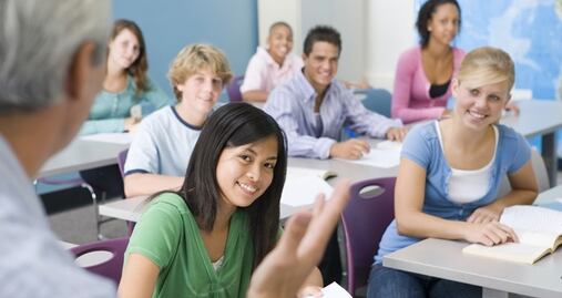 Lanzan beca para hispanos que buscan estudiar maestría en Florida