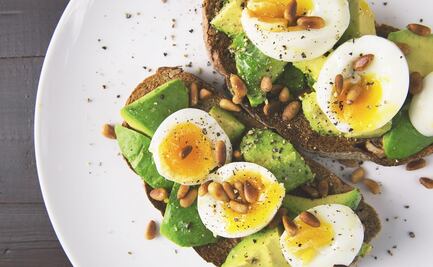 Ocho beneficios para la salud de comer aguacate