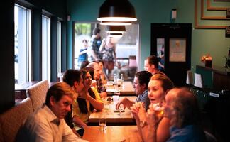 Cliente utiliza cheque de estímulo como propina en restaurante de Idaho