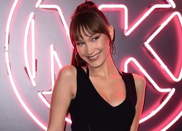 Bella Hadid impacta con sexy vestido negro en Nueva York