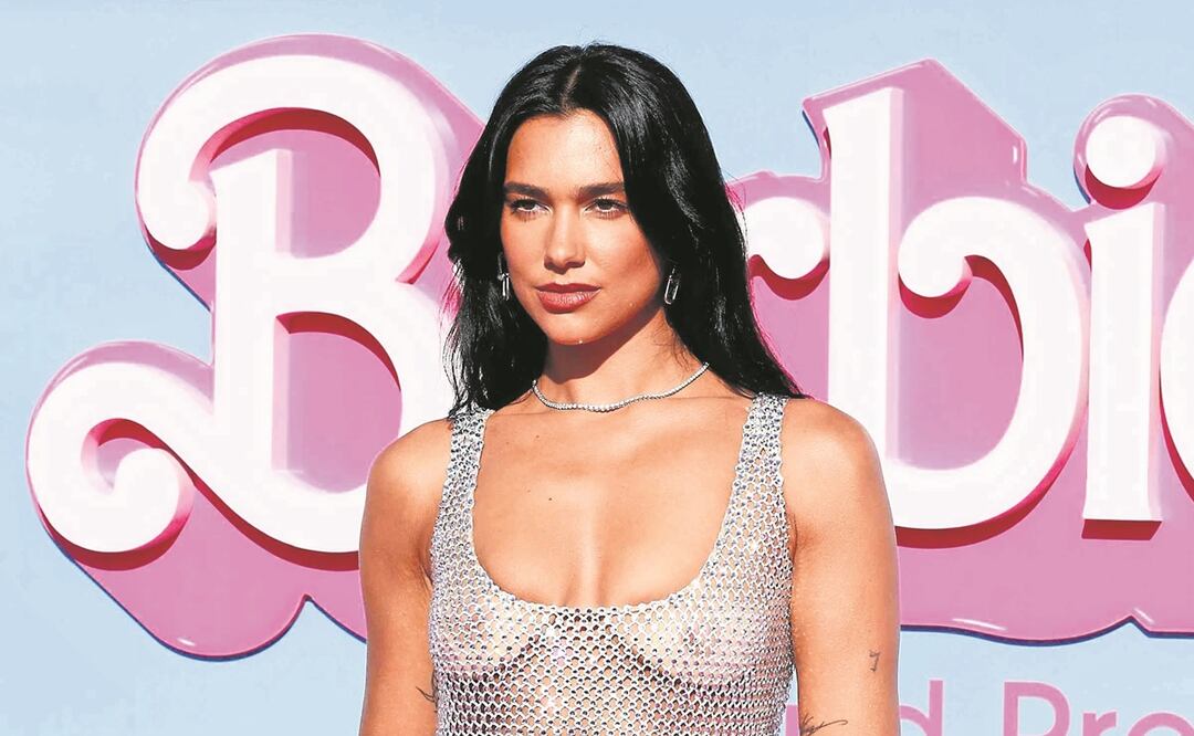 Dua Lipa disfruta del verano en Ibiza. Foto: AFP