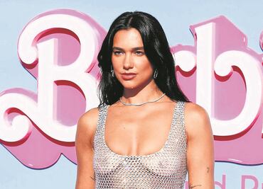 El vestido transparente con el que Dua Lipa lució la tendencia del lencería a la vista