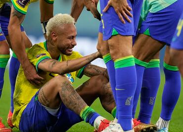 Neymar iguala a Pelé como máximo goleador de Brasil pero deja el Mundial entre lágrimas