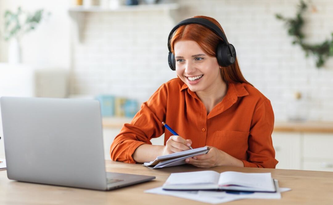 10 cursos de la Universidad Anáhuac que puedes tomar en línea y sin costo. Foto: iStock / KucherAV