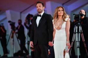 Jennifer Lopez y Ben Affleck se quieren “mucho más cuando no están casados”, dice fuente tras incómodo encuentro de los actores