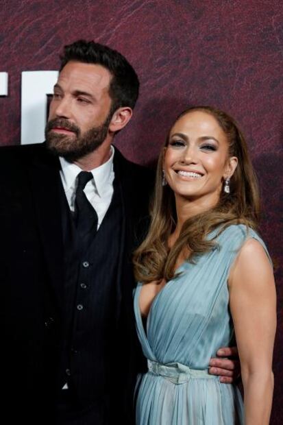 Jennifer Lopez conquista con vestido traslúcido junto a Ben Affleck