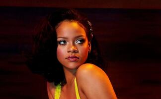 El catsuit azul con el que Rihanna ‘encendió’ las redes