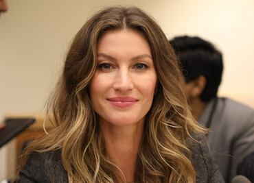 Gisele Bündchen conquista corazones con lencería rosa y falda transparente en sesión