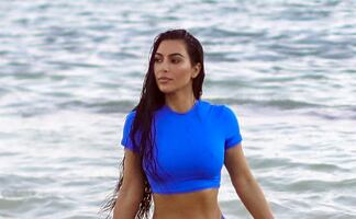 Kim Kardashian y el bikini azul 'de infarto' que lució en el Caribe
