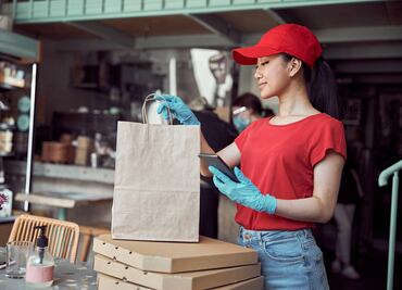 California eleva el salario mínimo de trabajadores de restaurantes de comida rápida. Esto ganarán por hora