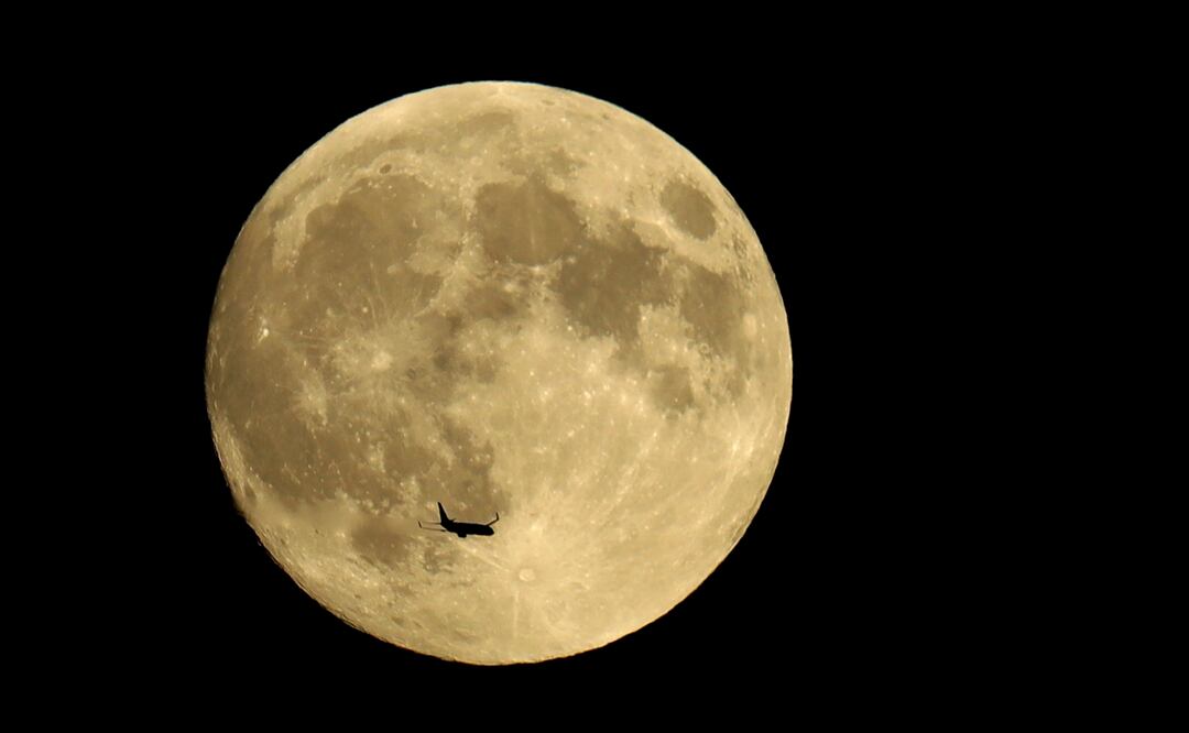 Cuándo ver la Luna Llena de agosto 2025 y por qué se llama Luna de Esturión. Foto: AFP 