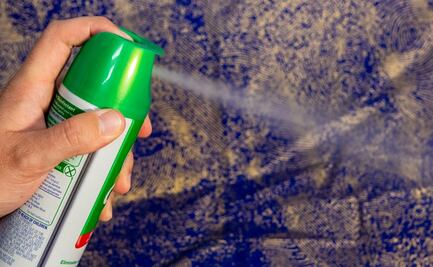 Maestra de Florida rocía desinfectante a alumnos por usar mal el cubrebocas