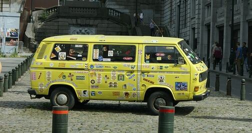 Bebé muere por calor al ser olvidada en camioneta en Florida 