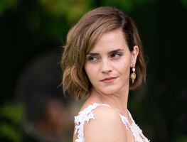 Emma Watson deslumbra con atuendo creado con 10 vestidos de novia