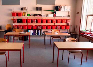 Arrestan a maestra de primaria por estrangular a sus alumnos en Connecticut