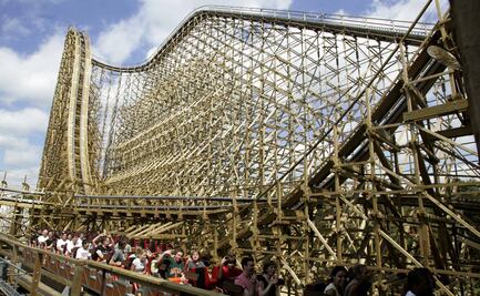 Falla en montaña rusa de Six Flags deja 5 lesionados en EU