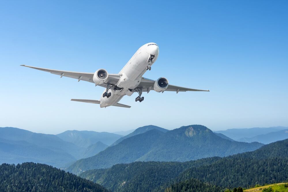 Avión/iStock/ aapsky