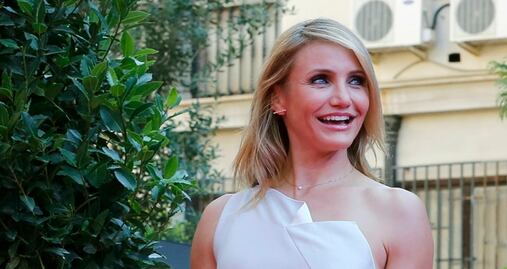 Cameron Diaz sorprende con silueta en traje de baño en Saint-Tropez