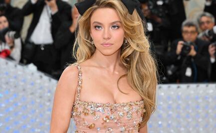 Sydney Sweeney deslumbra en Cannes con vestido bra out ajustado a su silueta