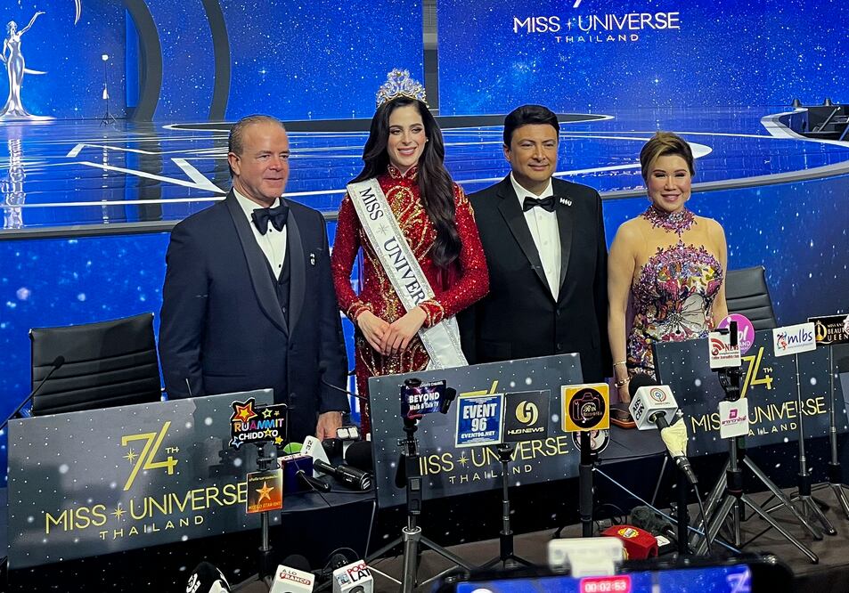 Sheinbaum pide a la FGR aclarar el caso de Raúl Rocha, dueño de Miss Universo,  y pide no mezclar el triunfo de Fátima Bosch con esta investigación 
 EFE/ Héctor Pereira