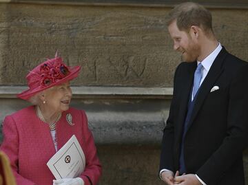 Príncipe Harry dice que la reina Isabel era su “brújula”; promete honrar a Carlos III