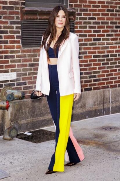 A los 57 años, Sandra Bullock conquista Nueva York con crop top