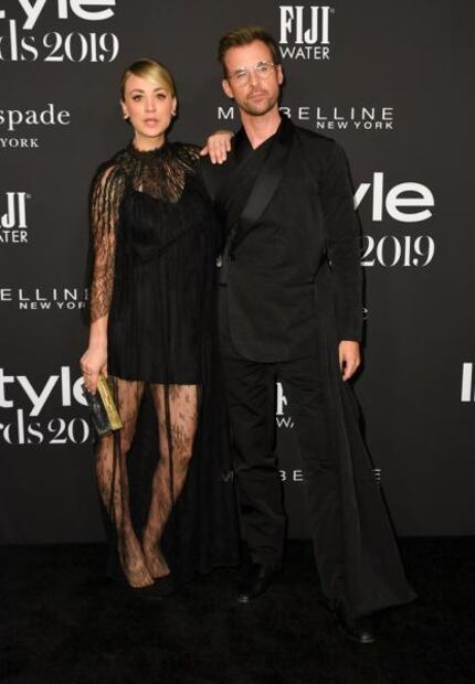 Kaley Cuoco conquista Los Ángeles con vestido de encaje y transparencias